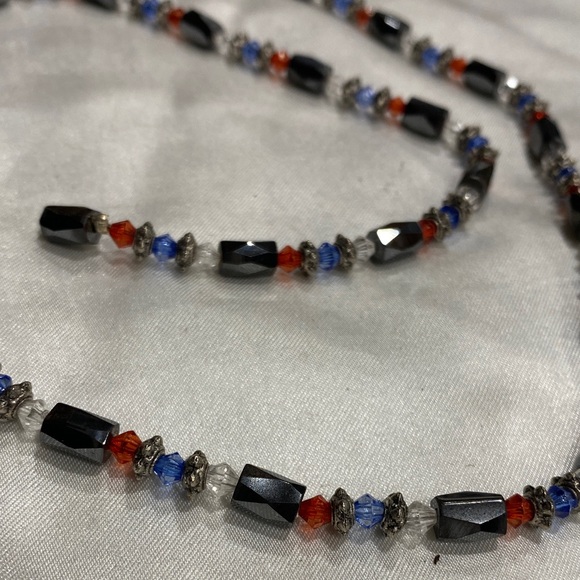 Magnetic Elegant Black and Blue Beaded Necklace - Picture 2 of 2